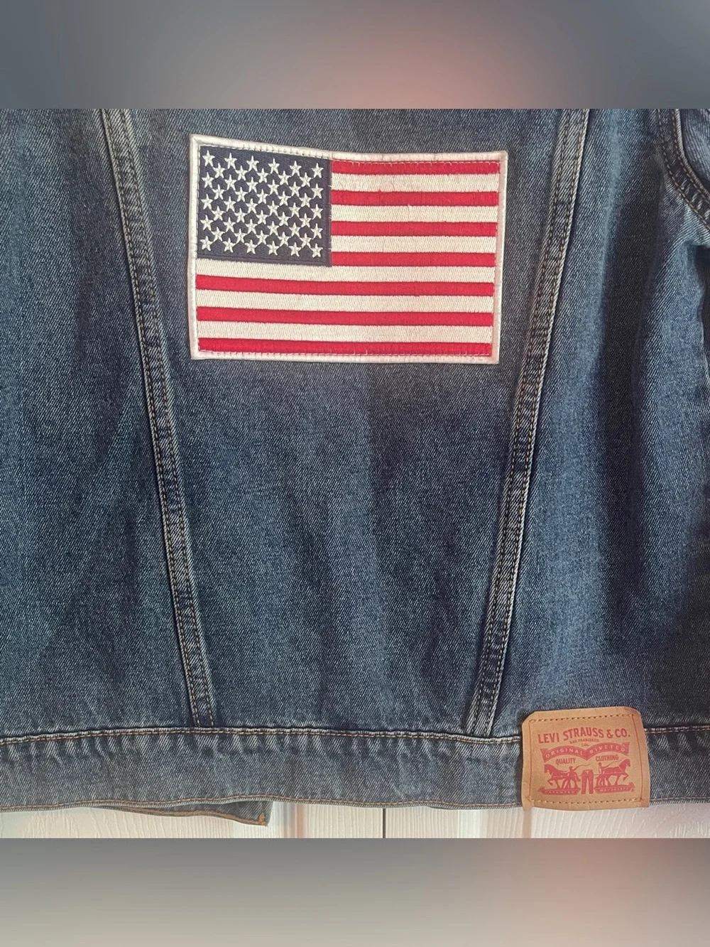 Levi’s Youth Denim Trucker Jacket USA Flag & Levi’s Patch Size Medium